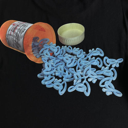 pill tee-black