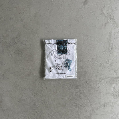 pill tee -white