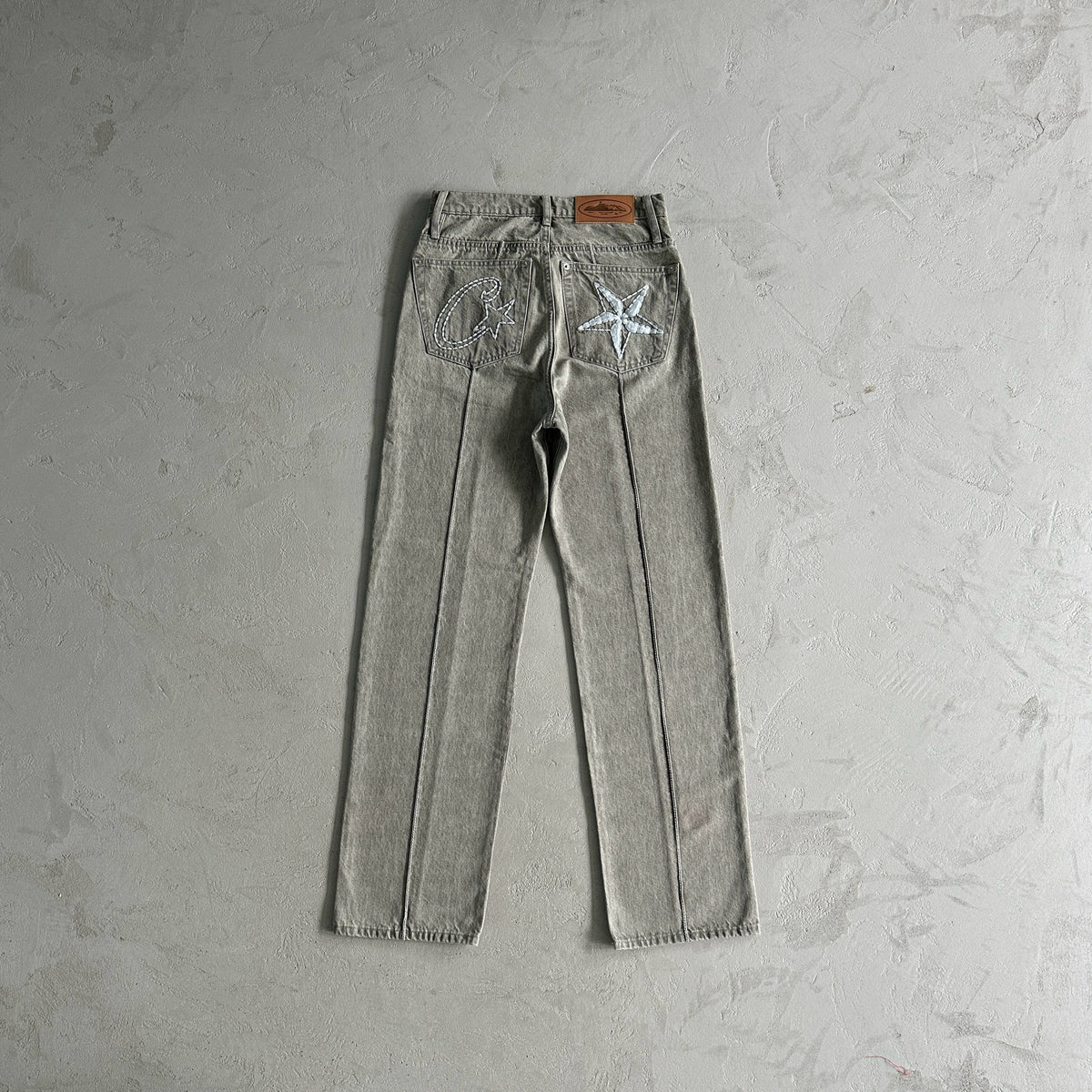 Grey Men's American high-street vintage denim outfit (jeans and denim jacket)