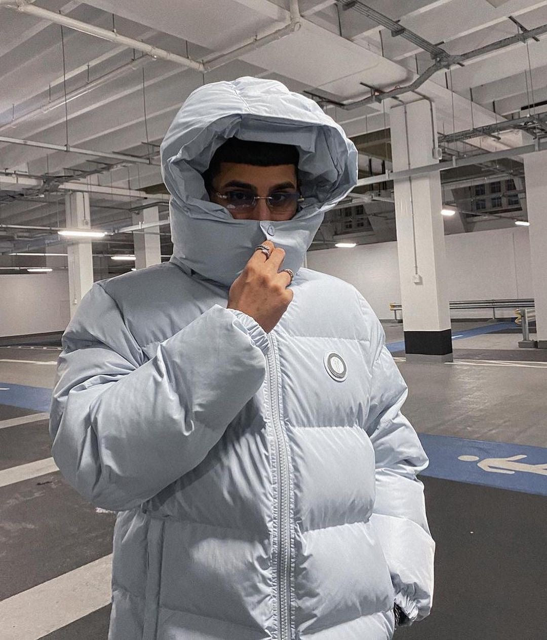 DETACHABLE HOODED PUFFER JACKET - ICE BLUE