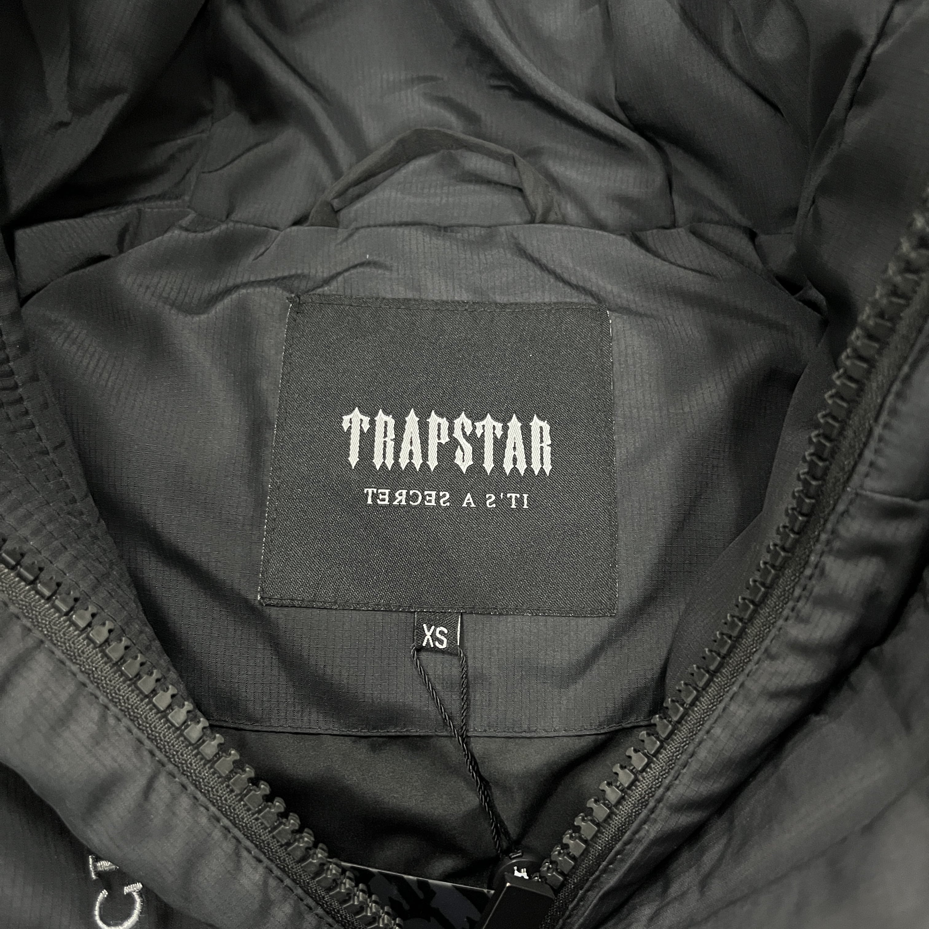 DECODED HOODED PUFFER 2.0 JACKET - RED | Trapstar jacket – ROGEDA T